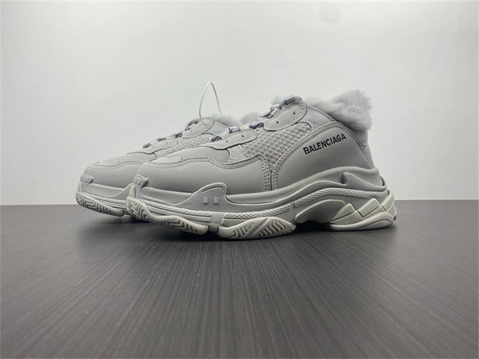 blcg triple s fake fur grey  668563 w3cq5 S*pportive 4433