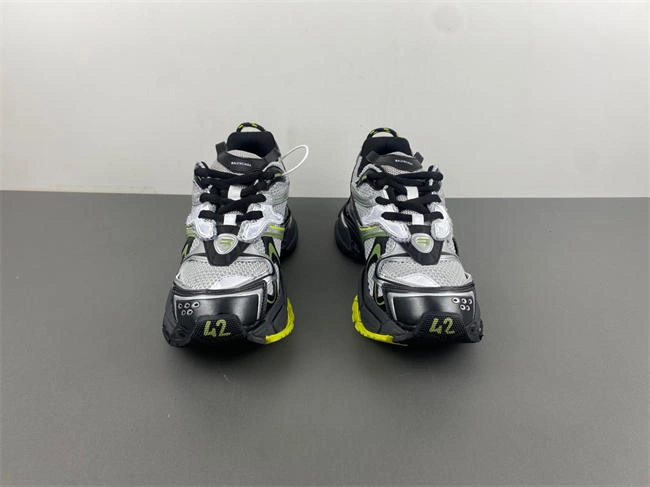 Ba*len*cia*ga  779066-w3rbxp- travelready 4300