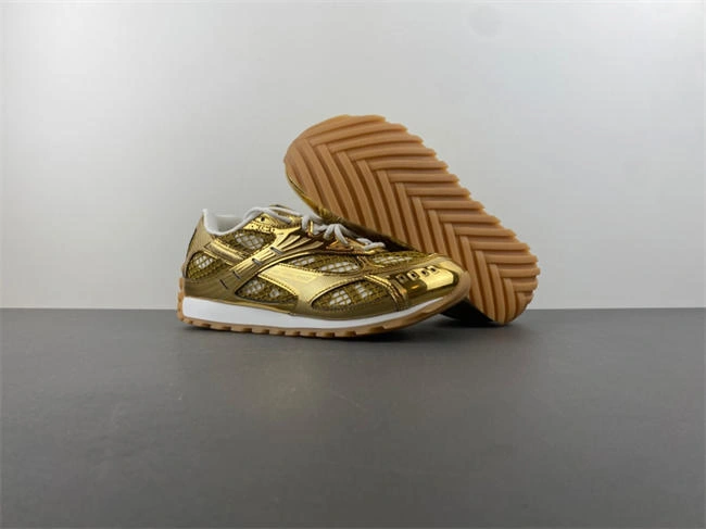 bo*te*ga Ve*ne*ta orbit cozy 2600