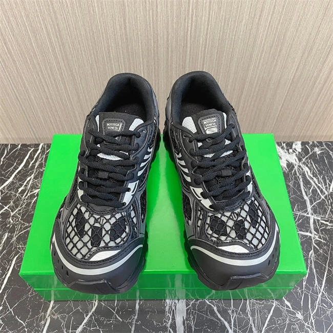 bo*te*ga Ve*ne*ta sneaker streetready 2606