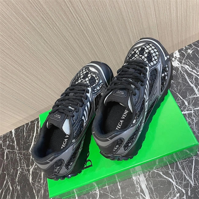 bo*te*ga Ve*ne*ta sneaker streetready 2606