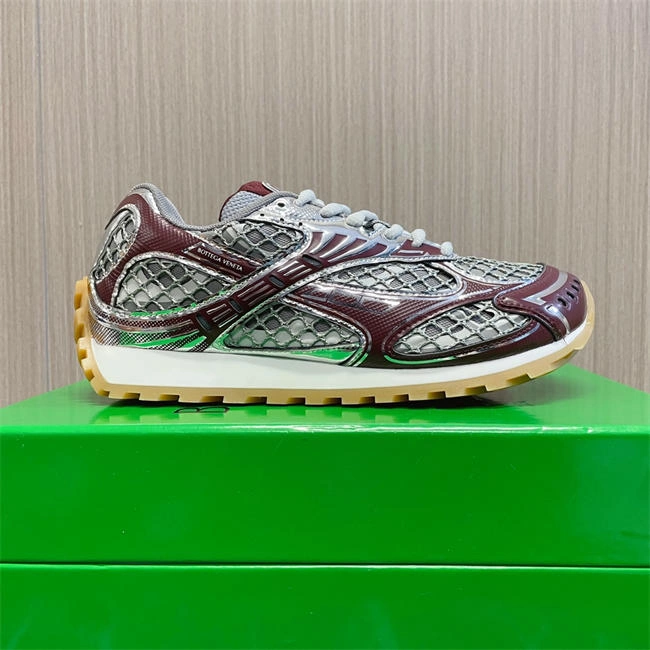 bo*te*ga Ve*ne*ta sneaker timeless 2605