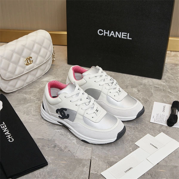 S*pportive chanal sneakers 2208