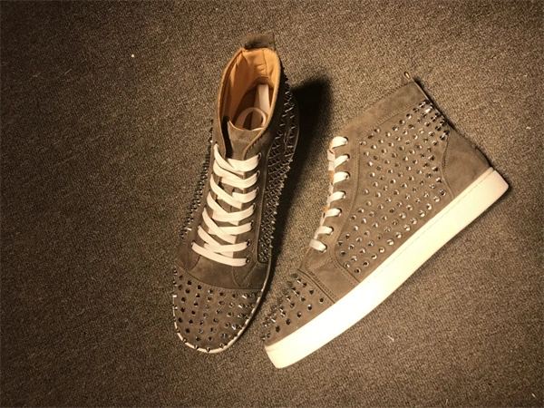 trendsetting Ch**an louboutin 2700