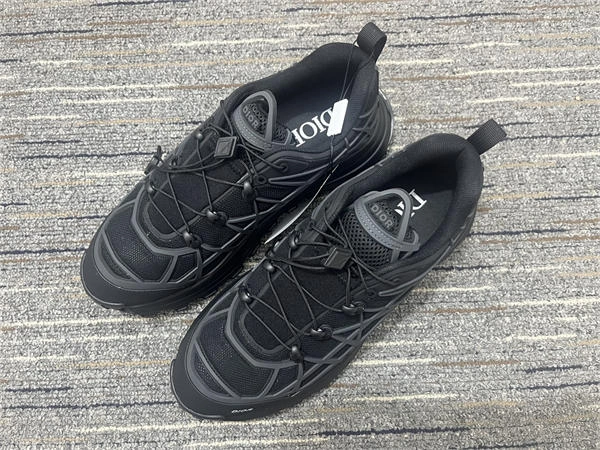 D*or sneaker zipup 1269