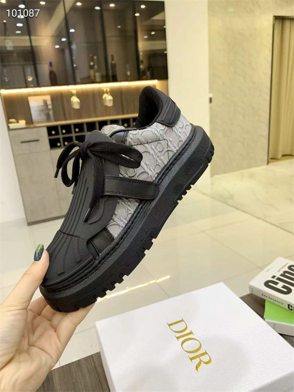 Sophisticated Dr Sneaker 1437