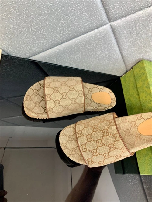 Sleek Gocci Slipper 5751