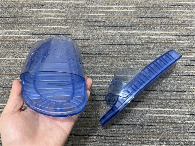 classic G*u*i slide 432