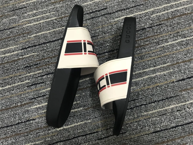 G*u*i slide compact 449