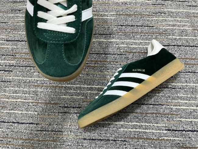 ontrend g*u*i x Ad*s 44