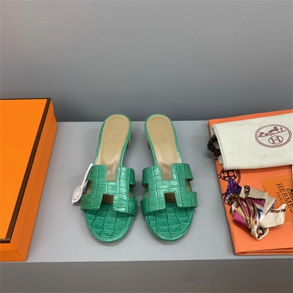 H Slipper Unisex 2365