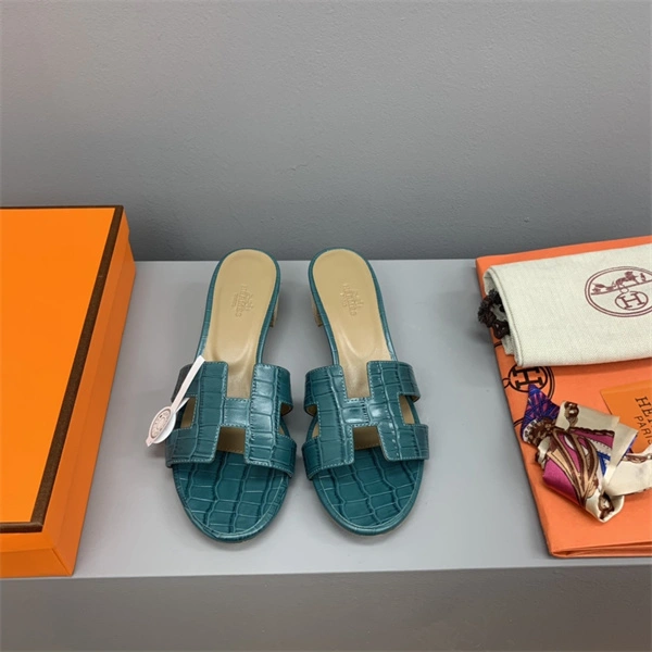 H Slipper Unisex 2365