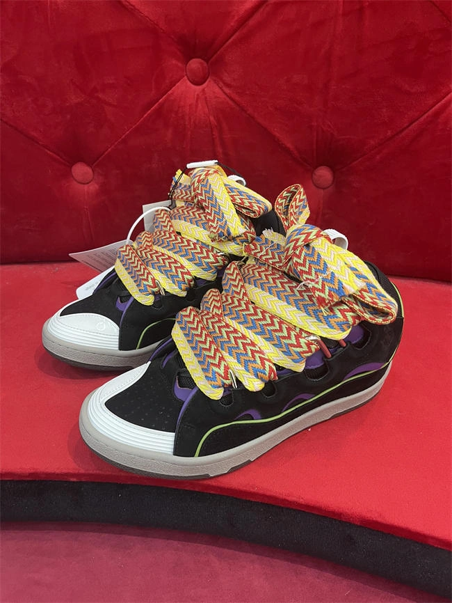 WellDesigned Lanvon Curb Sneaker 895