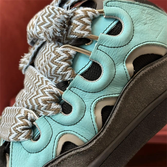 Trendsetting Lanvon Curb Sneaker 813