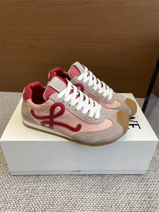 elegant L0ew* sneaker 2470