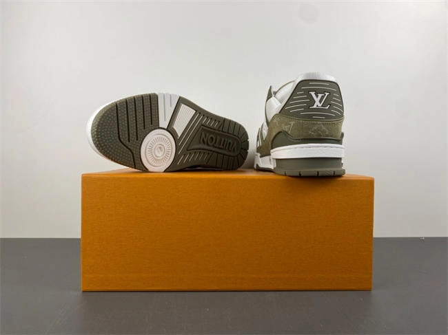 l0*is V*t0n lv trainer popular 1646