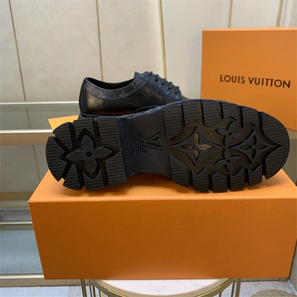 Lightweight Lv Loafer 1879