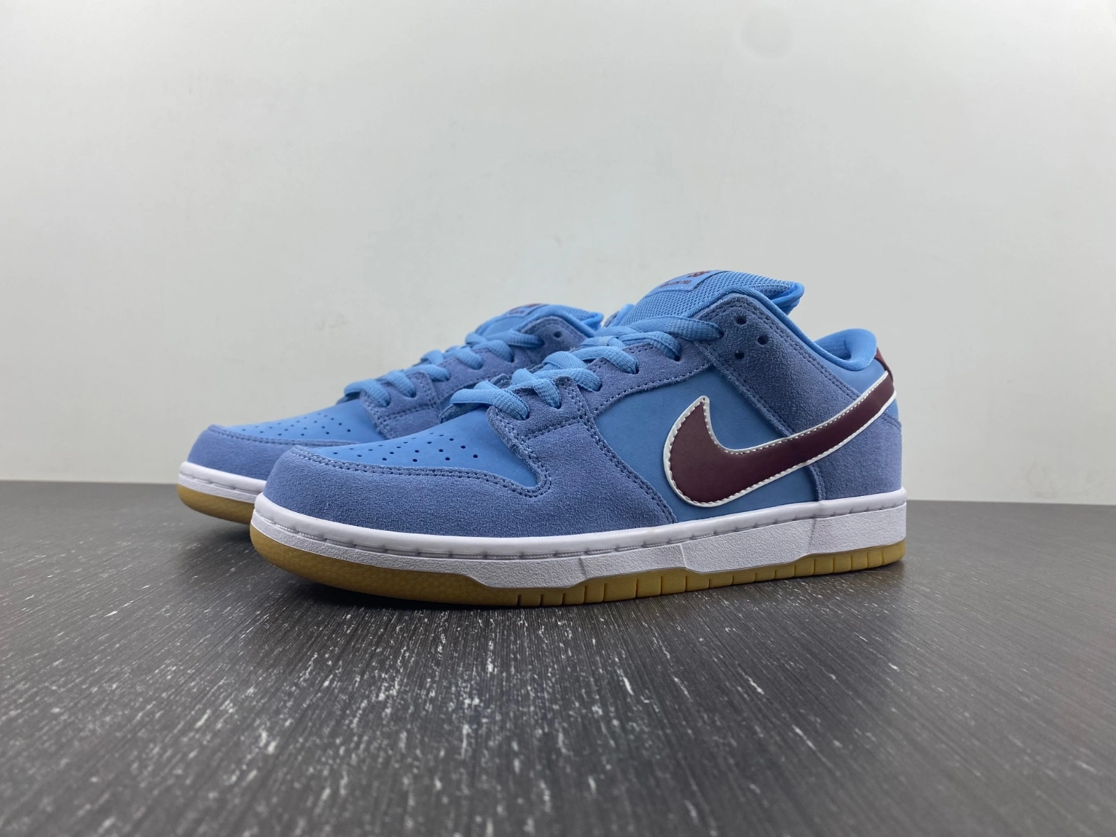 Nike SB Dunk Low Philadelphia Phillies DQ4040- AllSeason 4599