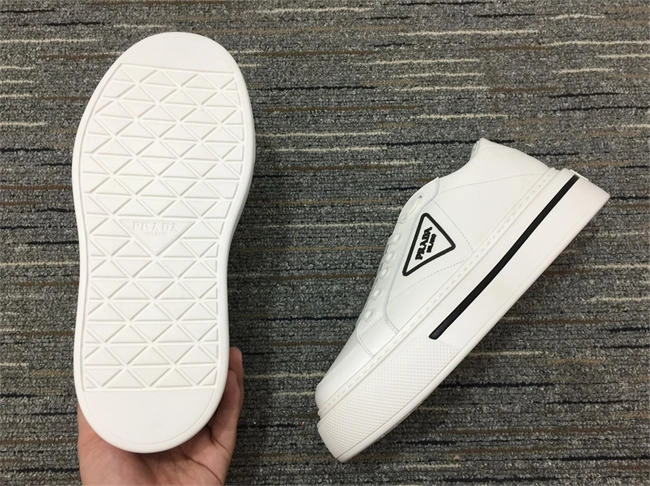 Pra*a leather sneaker premium 3323