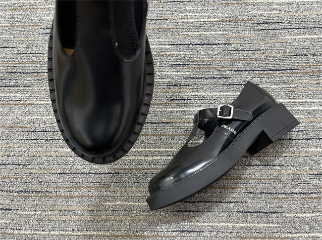 eyecatching Pra*a loafer women 3339