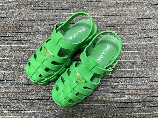 modern Pra*a slipper 3351