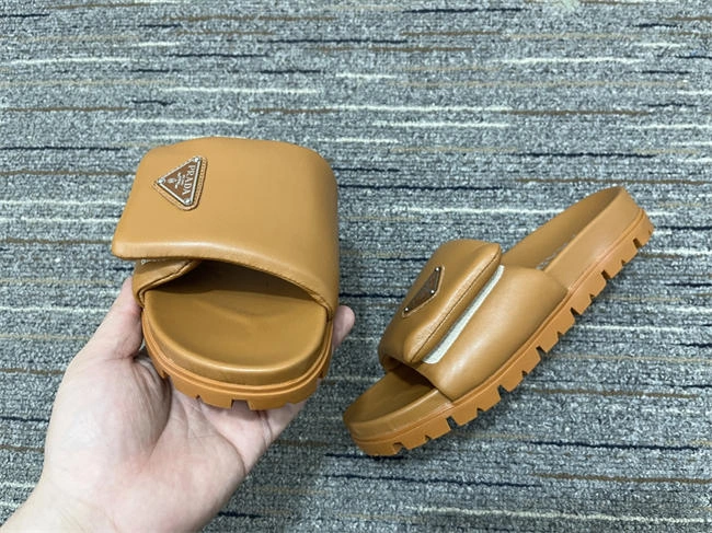 sophisticated Pra*a slipper 3345