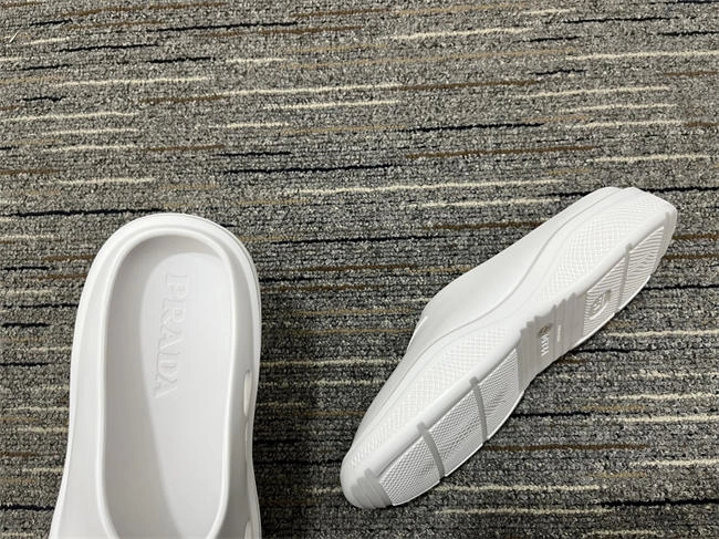 wrinklefree Pra*a slipper 3347