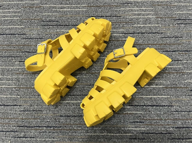 stylish Pra*a slipper 3350