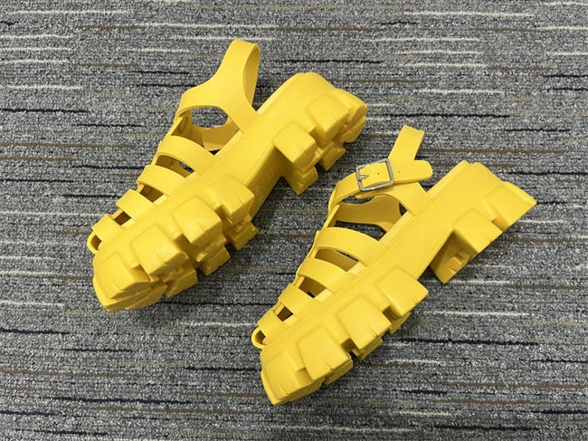 stylish Pra*a slipper 3350