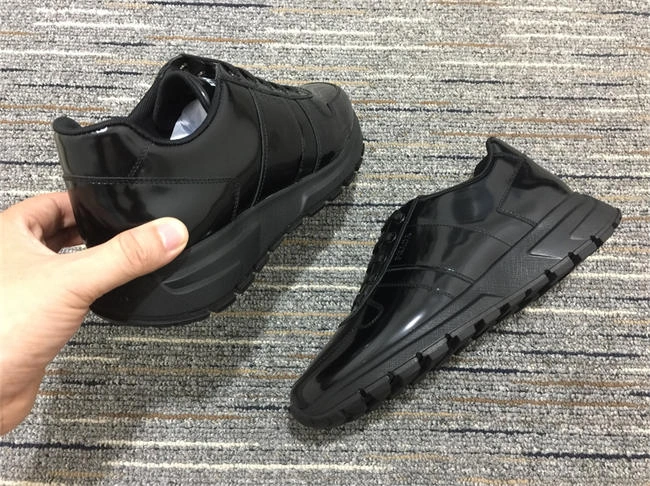 breathable Pra*a sneaker 3363