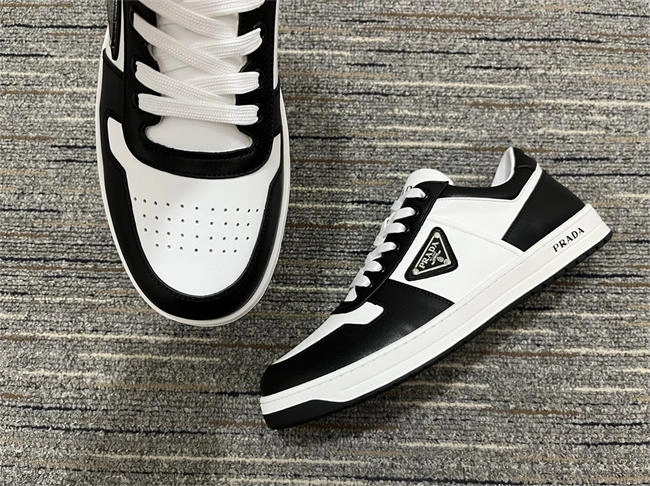 neat Pra*a sneaker 3373