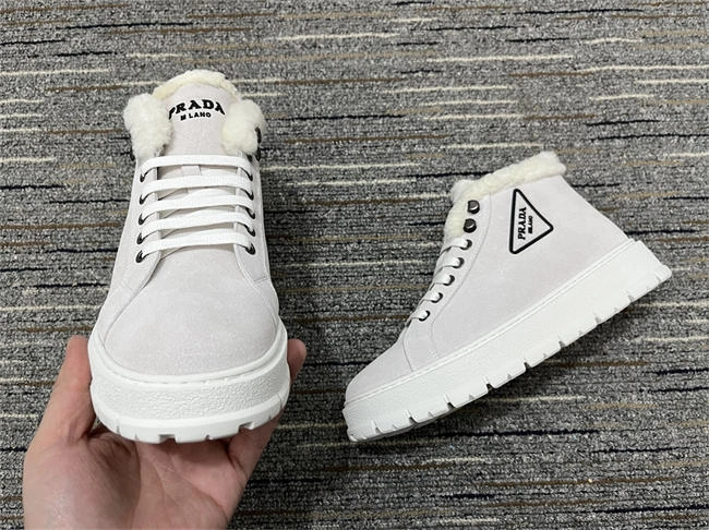 neat Pra*a sneaker women 3392