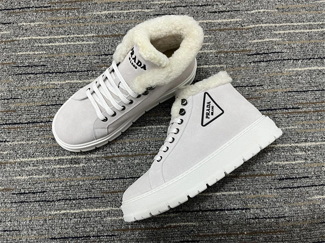 neat Pra*a sneaker women 3392